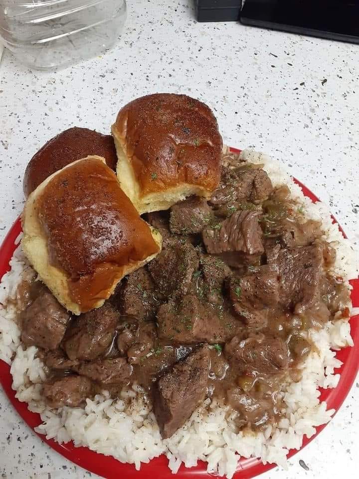 Beef Tips & Rice – Garlic butter Rolls