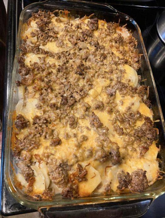 CHEESY HAMBURGER POTATO CASSEROLE