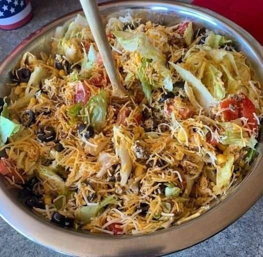 Simple Dorito Taco Salad: A Flavor-Packed Crowd-Pleaser