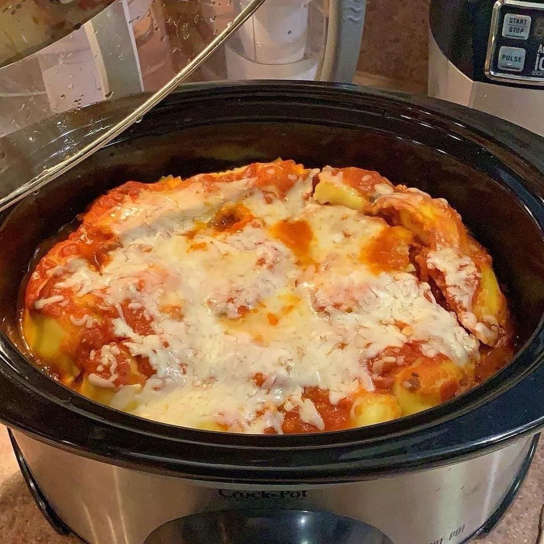 Slow Cooker Ravioli Lasagna