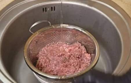 Should you wash ground beef before cooking it?