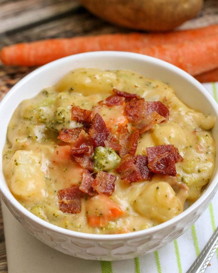 LOADED BROCCOLI POTATO SOUP