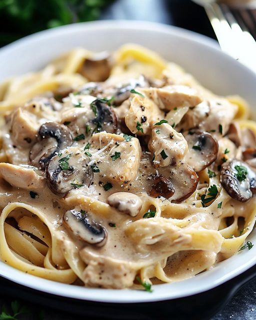 Chicken Pasta with Creamy Mushroom Sauce