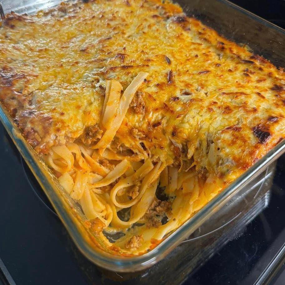 Alfredo spaghetti bake