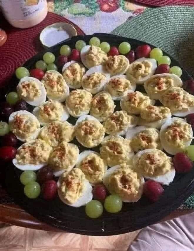 EASTER CHICK DEVILED EGGS !!