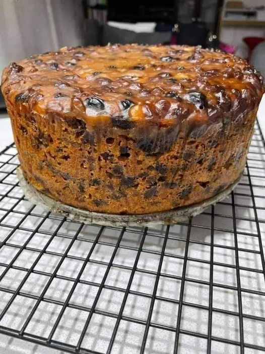 Homemade air fryer Christmas cake 