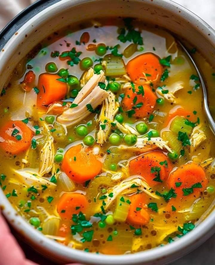 ANTI INFLAMMATORY TURMERIC CHICKEN SOUP