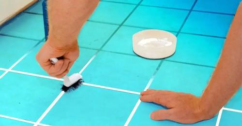 Remove black joints from bathroom or kitchen tiles effortlessly: an effective method