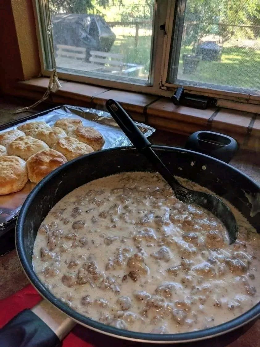 Pioneer Woman Sausage Gravy