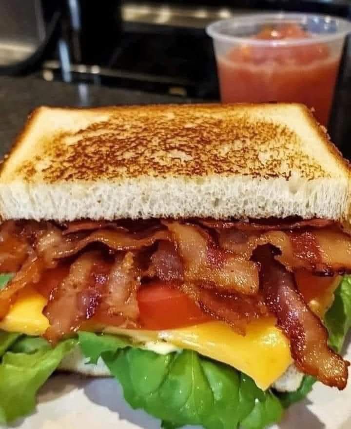 WOULD YOU EAT THIS TREMENDOUS BLT SANDWICH