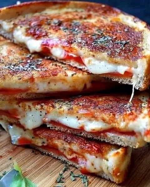 Garlic Parmesan Pizza Grilled Cheese