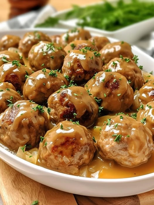 Swedish Meatballs with Creamy Gravy