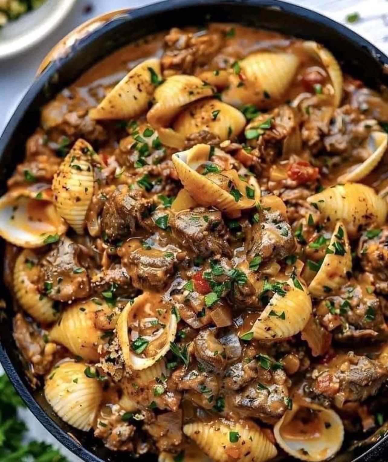 Luxurious Beef Pasta in a Creamy Garlic Sauce