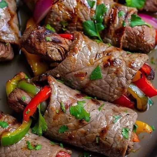 Healthy Steak Fajita RollUps