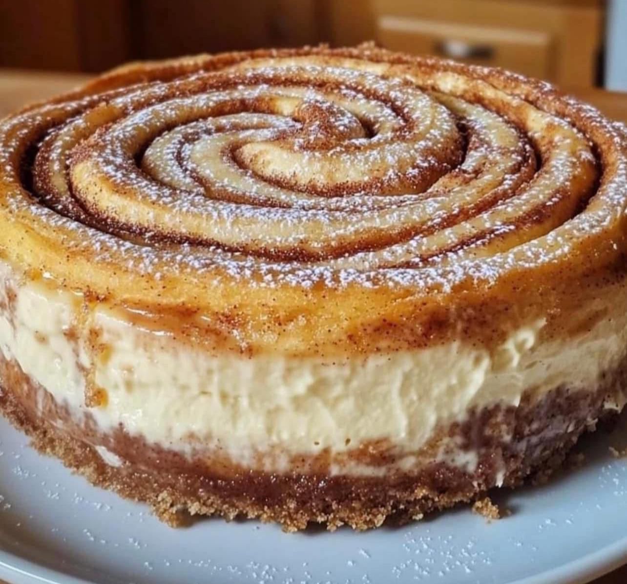 Cinnamon Roll Cheesecake 