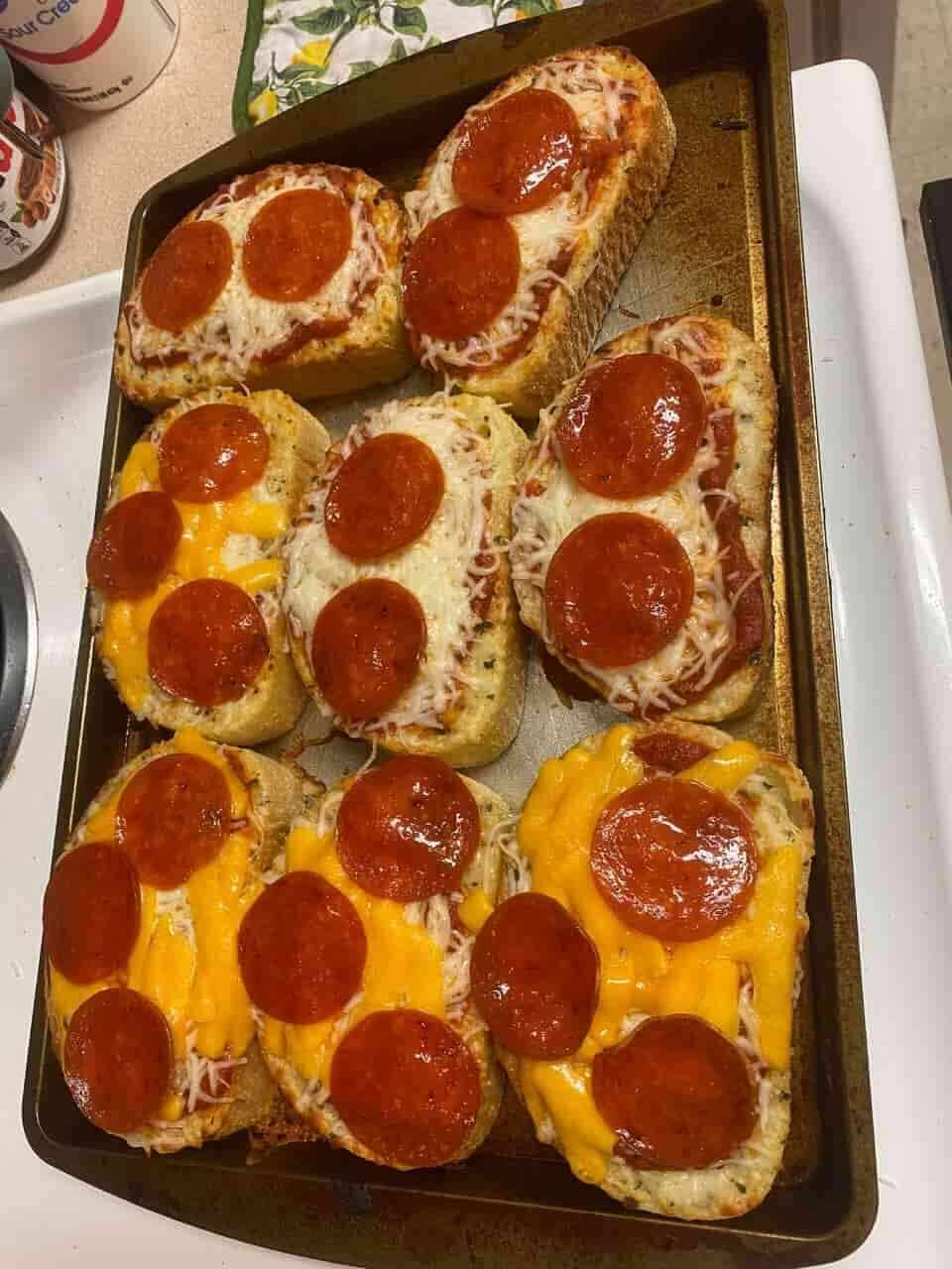 Garlic Toast Pizzas Recipe