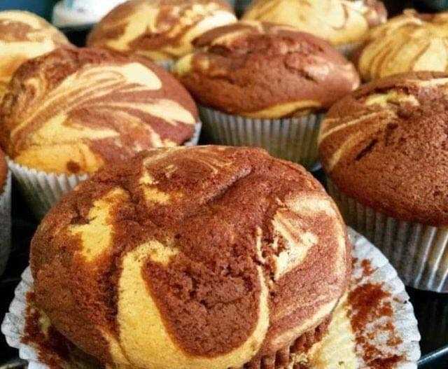 CHOCOLATE MARBLE CUPCAKES