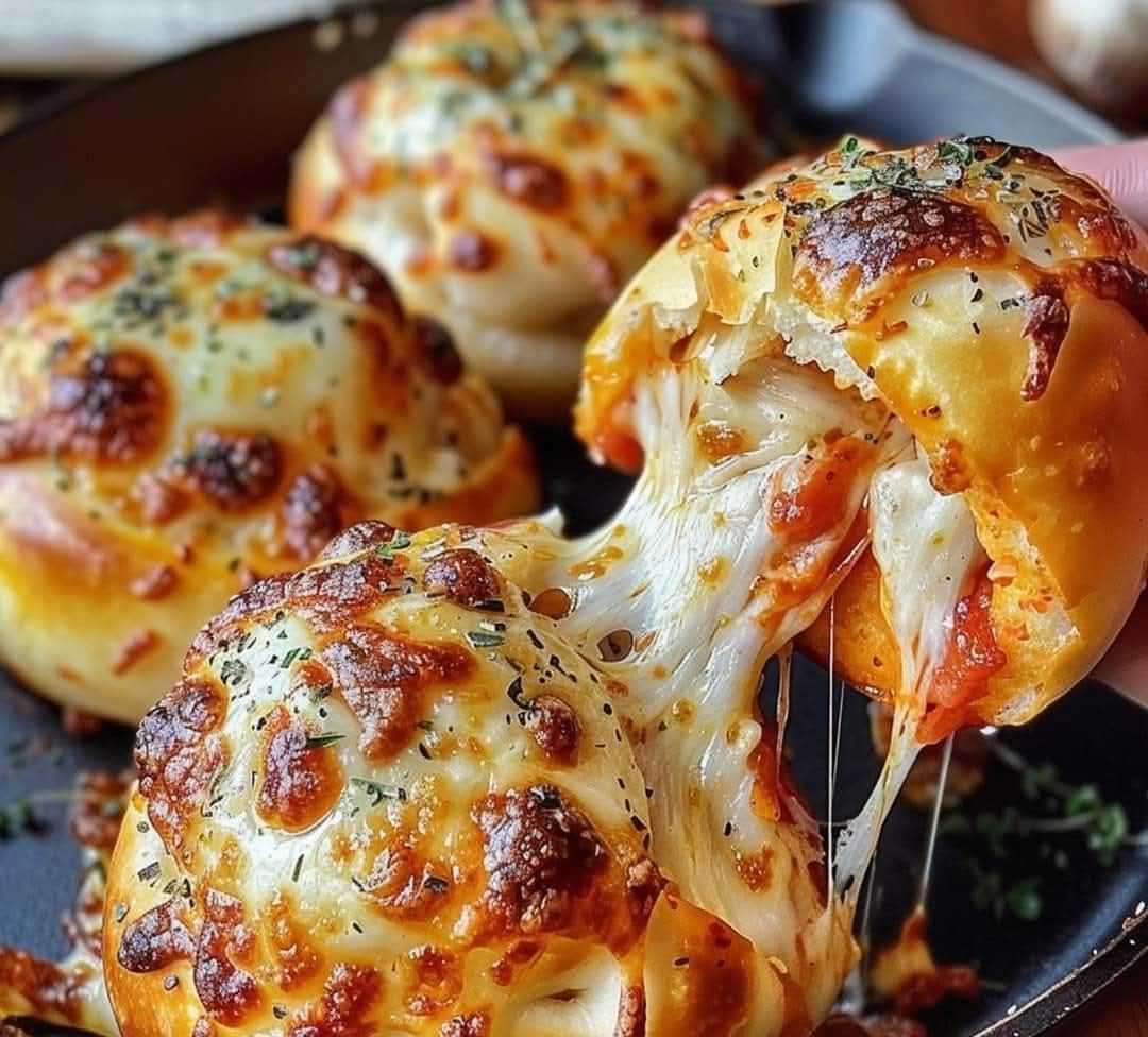 Cheesy Pepperoni Pizza